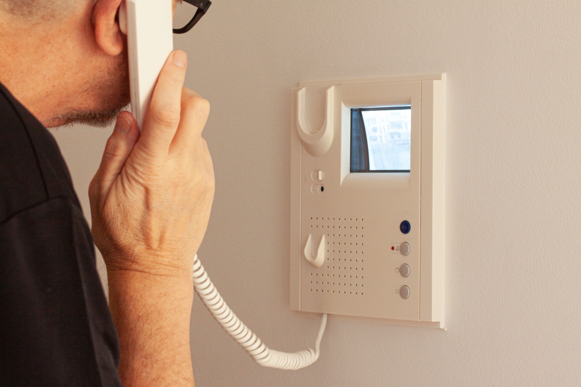 Les différents types d’interphones et de visiophones